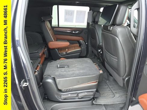 Used 2024 GMC Yukon XL Denali Ultimate w/ LPO, Floor Liner Package AWD/4WD image 28