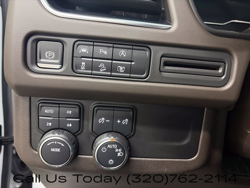 Used 2024 Chevrolet Tahoe Z71 w/ Luxury Package AWD/4WD image 17