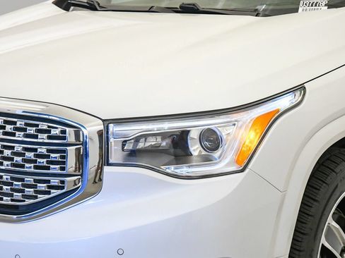 Used 2018 GMC Acadia Denali w/ Technology Package AWD/4WD image 9