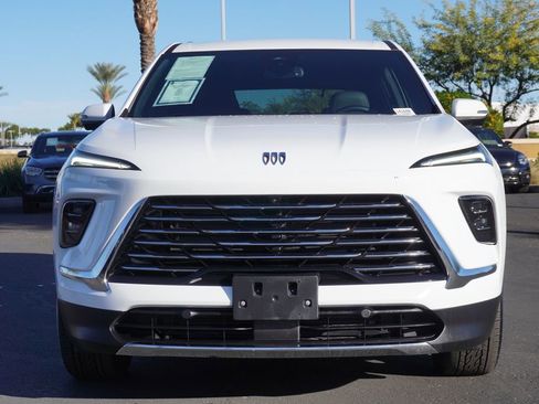 Used 2025 Buick Enclave Preferred image 5