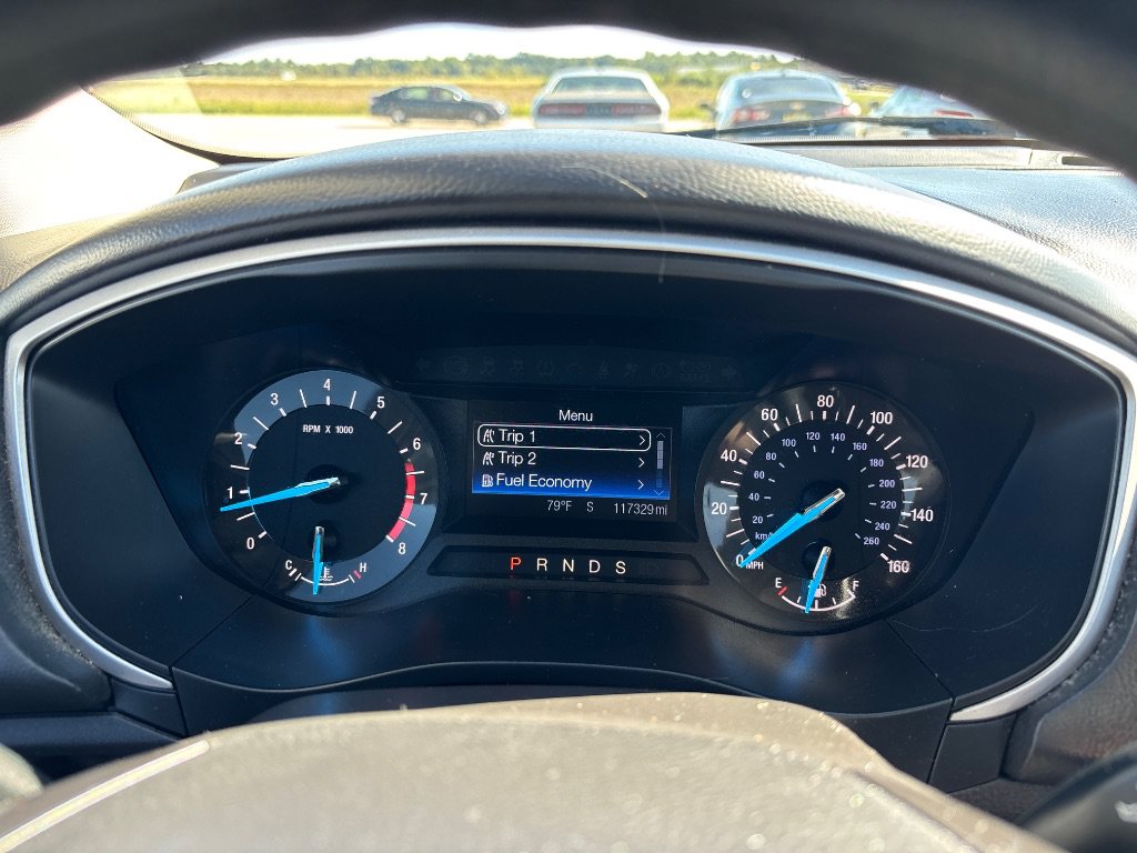 Used 2014 Ford Fusion SE FWD image 14