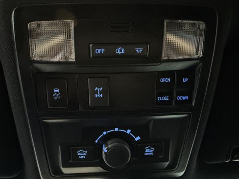Used 2019 Toyota Tacoma TRD Off-Road AWD/4WD image 41
