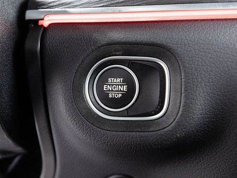 Certified 2025 Mercedes-Benz GLE 450e 4MATIC w/ AMG Line Interior image 16