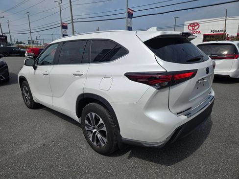Used 2024 Toyota Highlander XLE AWD/4WD image 7