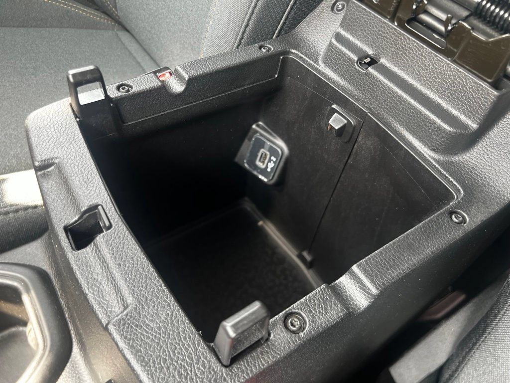 Used 2025 Jeep Wrangler Unlimited Sport AWD/4WD image 29