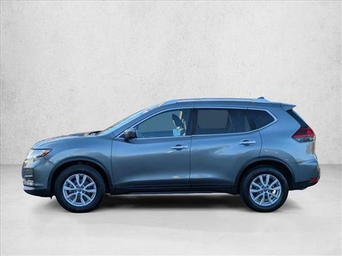 Used 2018 Nissan Rogue SV image 9