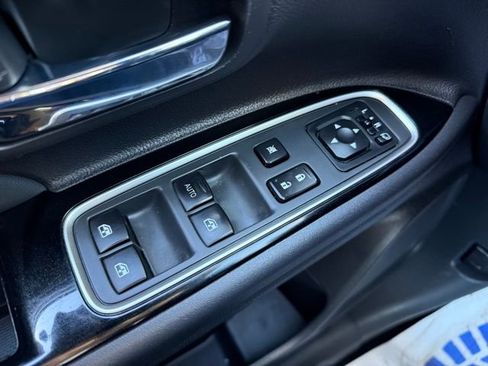 Used 2018 Mitsubishi Outlander 4WD Plug-In Hybrid image 31