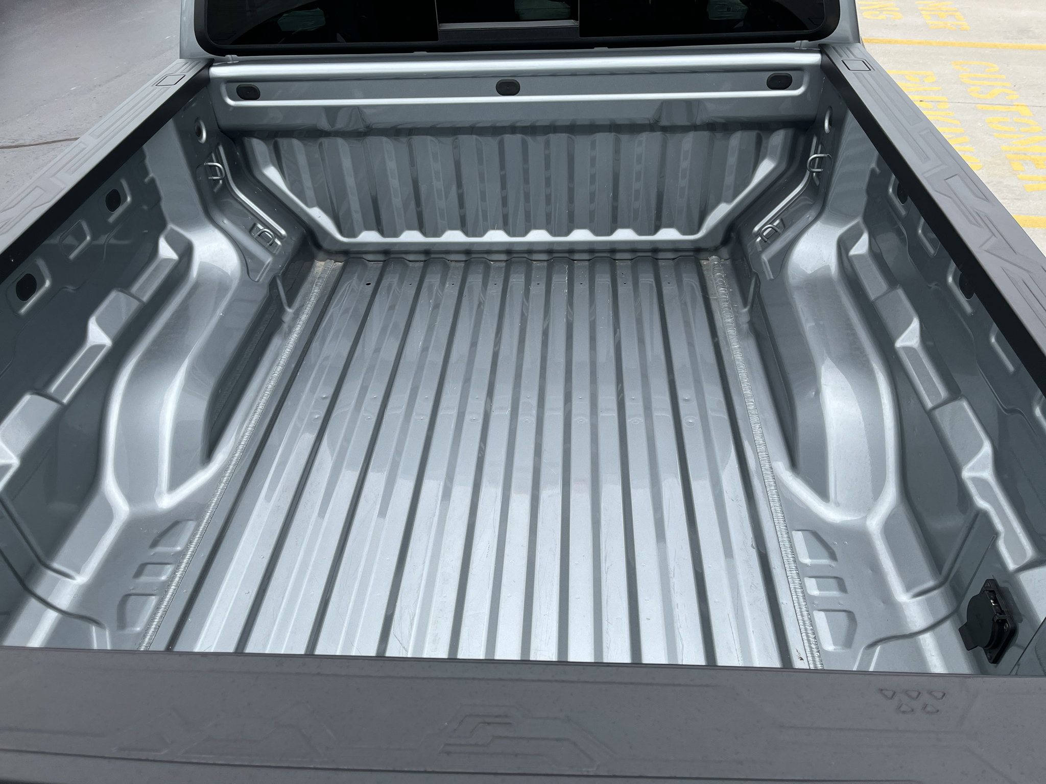 Used 2025 GMC Canyon AT4 AWD/4WD image 12