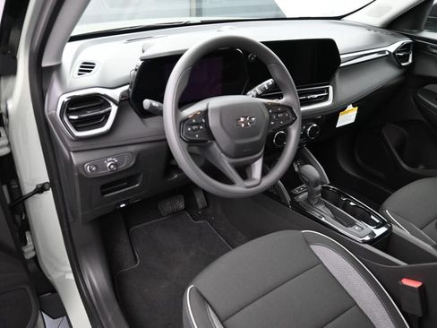 New 2026 Chevrolet TrailBlazer LT w/ Midnight Edition FWD image 10
