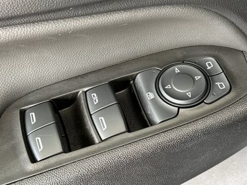 Used 2024 Chevrolet Equinox LT FWD image 12