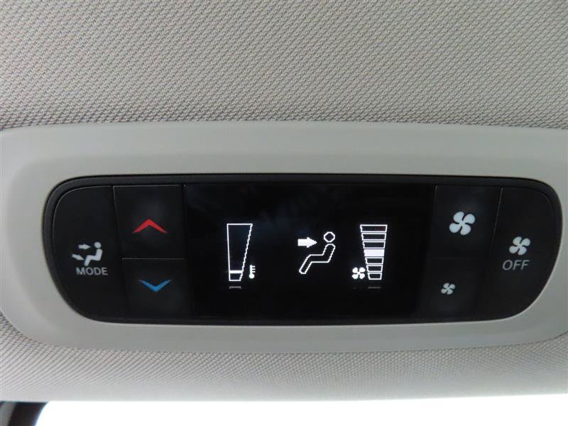 Used 2023 Chrysler Voyager LX FWD image 31