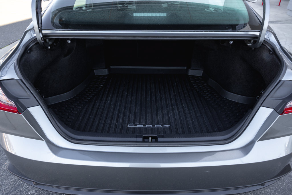 Certified 2025 Toyota Camry SE FWD image 8