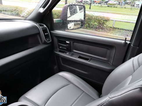 Used 2024 RAM 3500 Tradesman w/ Chrome Appearance Group AWD/4WD image 23