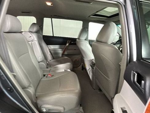 Used 2010 Toyota Highlander Limited AWD/4WD image 29