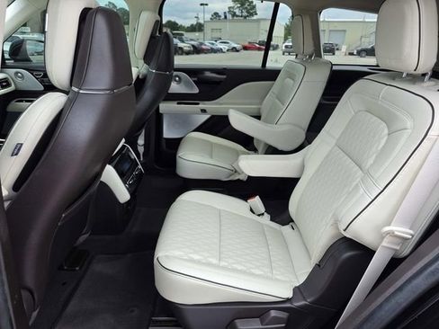 Certified 2023 Lincoln Aviator Black Label w/ Class IV Trailer Tow Package image 8
