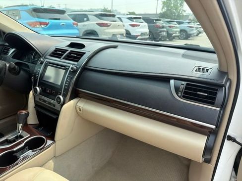 Used 2012 Toyota Camry XLE w/ Leather Pkg FWD image 23