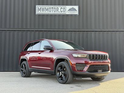 Used 2023 Jeep Grand Cherokee Altitude