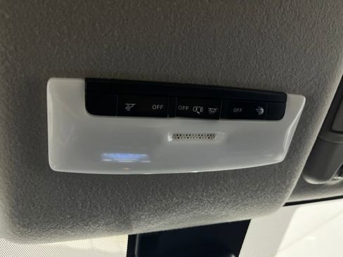 Used 2024 Nissan Versa SV w/ Trunk Package image 70