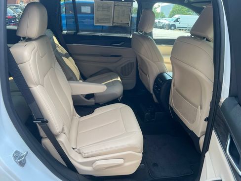 Used 2025 Jeep Grand Cherokee L Limited w/ Luxury Tech Group II RWD image 20