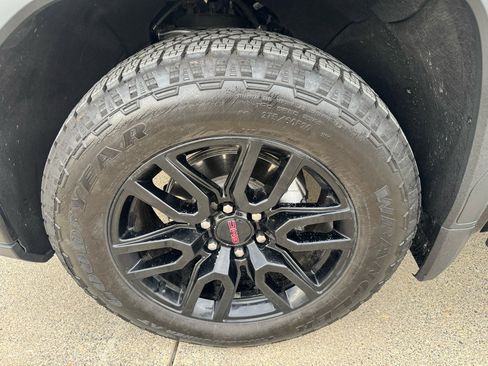 Used 2023 GMC Sierra 1500 Elevation image 9