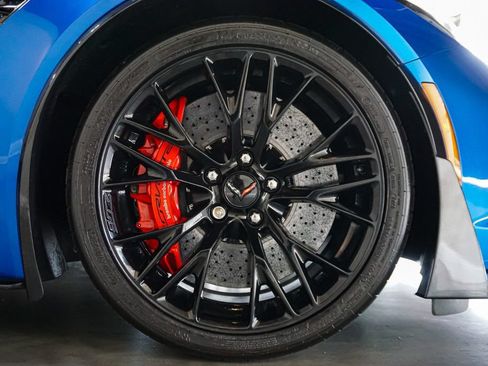 Used 2015 Chevrolet Corvette Z06 w/ Z07 Performance Package RWD image 67