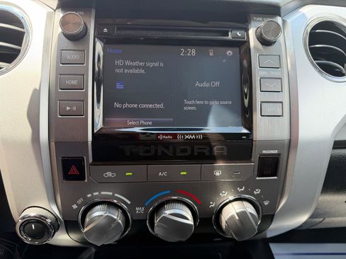Used 2015 Toyota Tundra SR5 w/ SR5 Upgrade Package AWD/4WD image 17