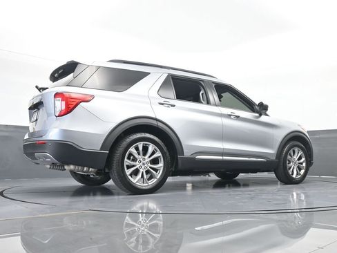 Used 2022 Ford Explorer XLT w/ Equipment Group 202A image 58