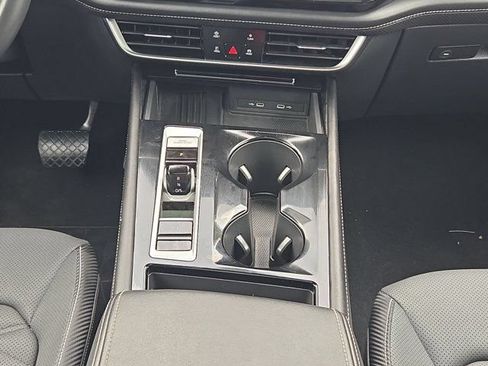 Used 2025 Volkswagen Atlas Cross Sport SE FWD image 17