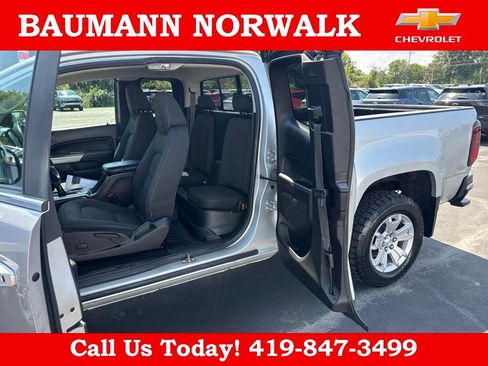 Used 2017 Chevrolet Colorado LT w/ LT Convenience Package RWD image 39
