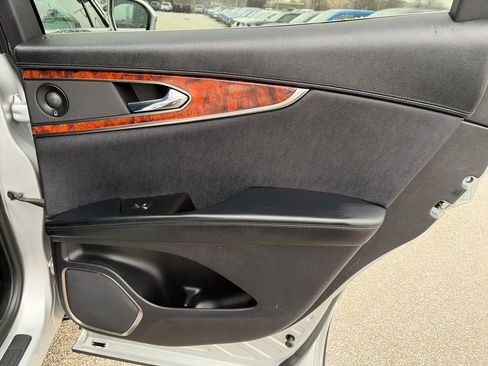 Used 2019 Lincoln Nautilus Reserve image 35