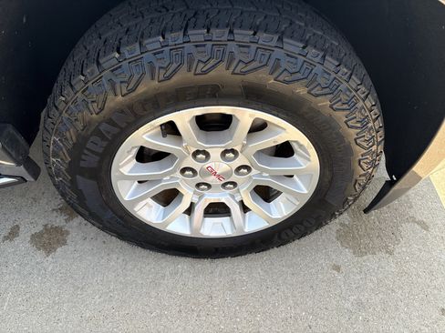 Used 2016 GMC Yukon SLT AWD/4WD image 9
