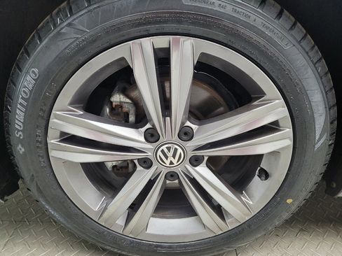 Used 2021 Volkswagen Jetta R-Line w/ R-Line Cold Weather Package FWD image 31