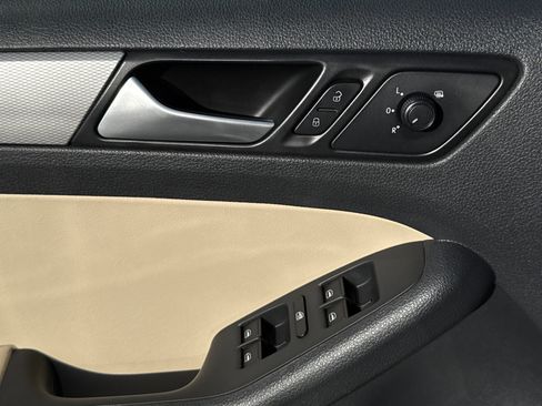 Used 2017 Volkswagen Jetta SE FWD image 23