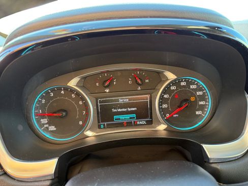 Used 2018 Chevrolet Traverse LT w/ LPO, Cargo Package image 11