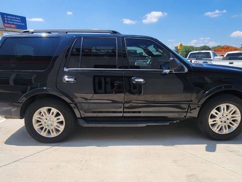 Used 2016 Ford Expedition XLT AWD/4WD image 7