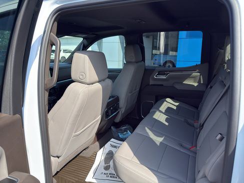 New 2026 Chevrolet Silverado 1500 LTZ w/ LTZ Premium Package AWD/4WD image 12