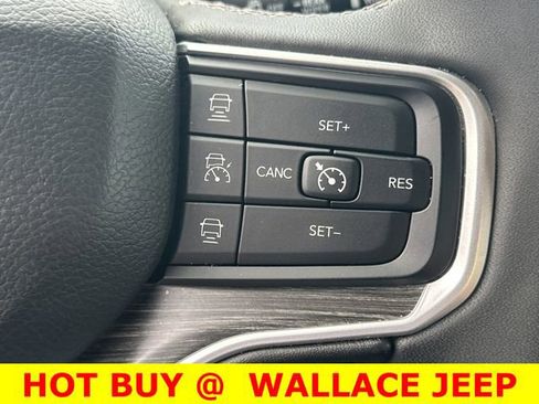 Certified 2024 Jeep Wagoneer Series II w/ Flexible Seating Group AWD/4WD image 24