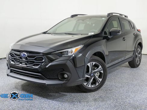 Used 2025 Subaru Crosstrek 2.5i Premium w/ Crosstrek Mirror Package AWD/4WD image 3