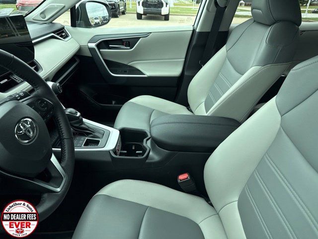 Used 2025 Toyota RAV4 XLE Premium w/ Weather Package AWD/4WD image 4