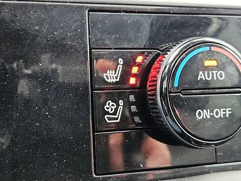 Used 2024 Nissan Pathfinder Platinum w/ Lighting Package (N93) AWD/4WD image 26