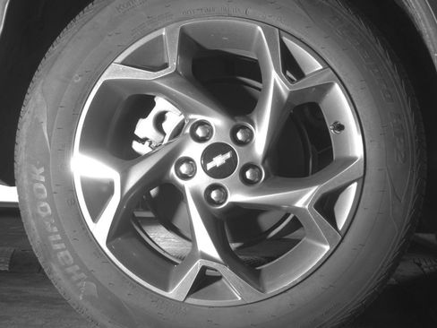 Used 2025 Chevrolet Trax LT FWD image 15