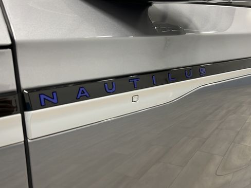 Used 2025 Lincoln Nautilus Premier w/ Equipment Group 102A AWD/4WD image 36