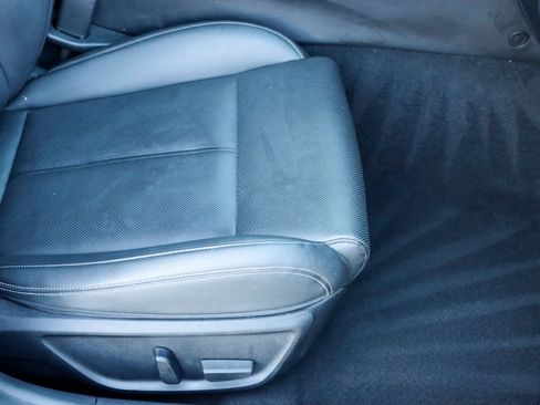 Used 2019 Genesis G70 2.0T Advanced image 21