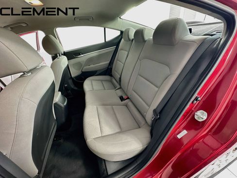 Used 2019 Hyundai Elantra SE FWD image 30