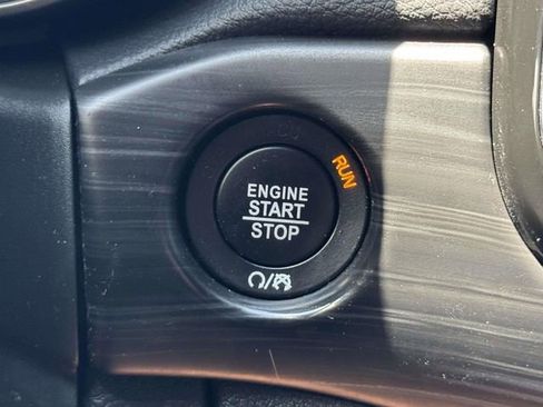 Used 2021 Jeep Grand Cherokee Laredo X RWD image 30