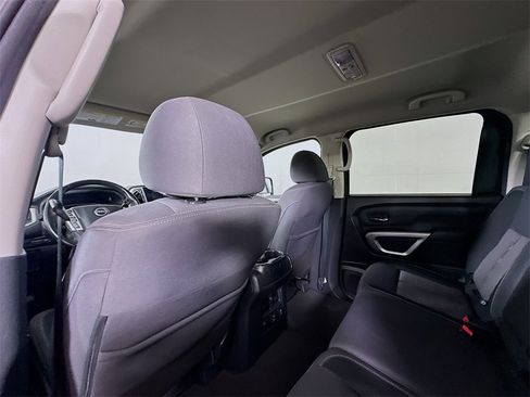 Used 2024 Nissan Titan SV w/ SV Convenience Package image 11