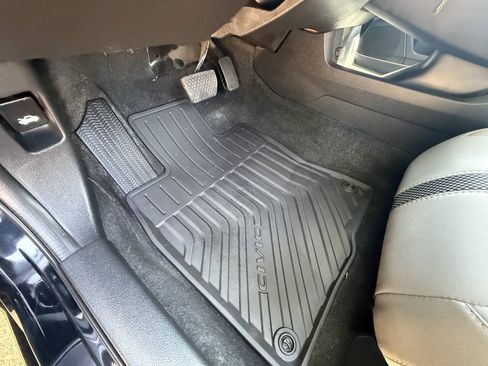 Used 2019 Honda Civic LX image 10