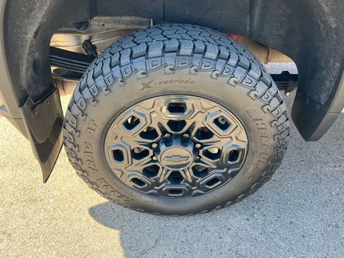 Used 2022 Chevrolet Silverado 2500 LTZ w/ LTZ Plus Package AWD/4WD image 14