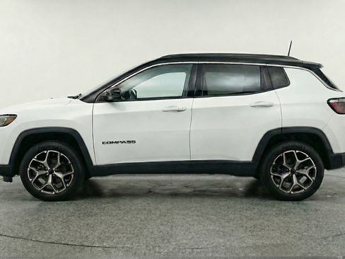 Used 2025 Jeep Compass Limited AWD/4WD image 5