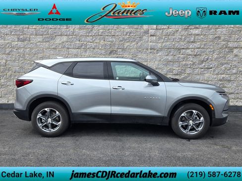 Used 2025 Chevrolet Blazer LT FWD image 6